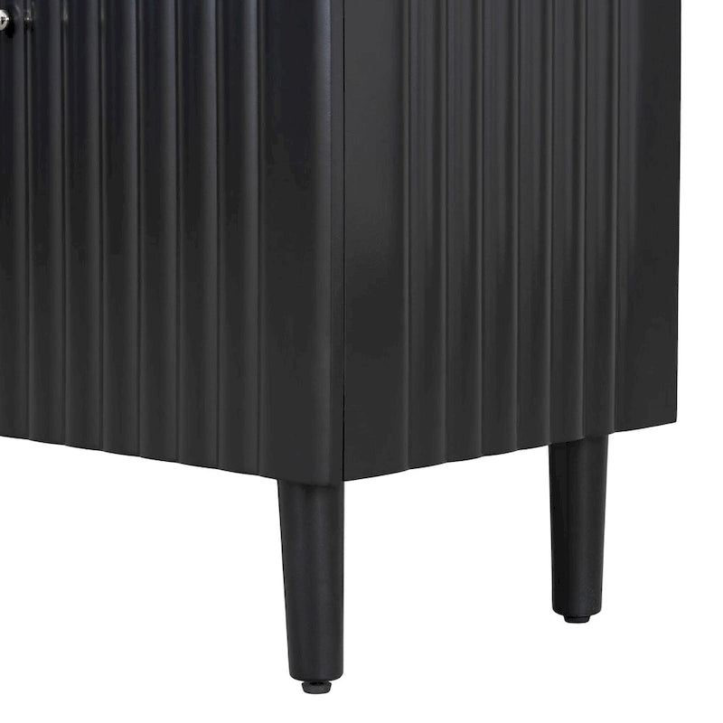 Élégant buffet quatre portes avec portes à motif ondulé