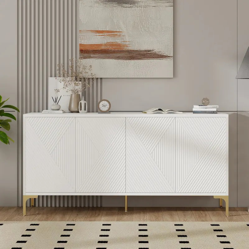 Buffet 4 portes avec panneaux de porte sculptés et étagères réglables