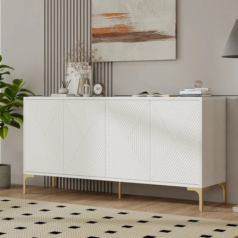 Buffet 4 portes avec panneaux de porte sculptés et étagères réglables