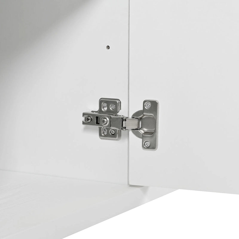 Buffet 4 portes avec panneaux de porte sculptés et étagères réglables