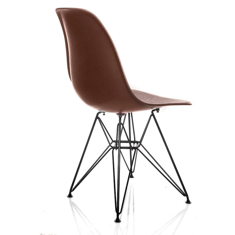 Chaise d'appoint de salle à manger moderne du milieu du siècle, série Nature, grain de bois marron, avec pieds en acier noir